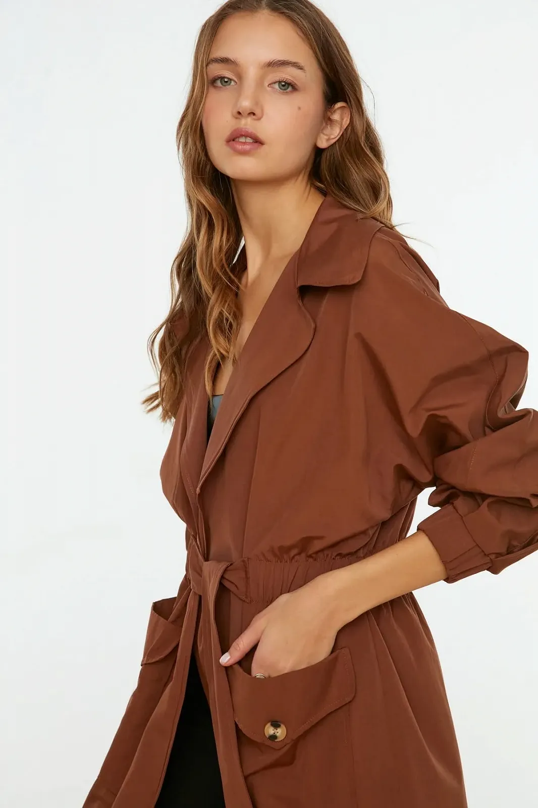 Тренч TRENDYOL Длинный с поясом и ремешком, фото №4 Тренч TRENDYOL Длинный с поясом и ремешком, фото №4