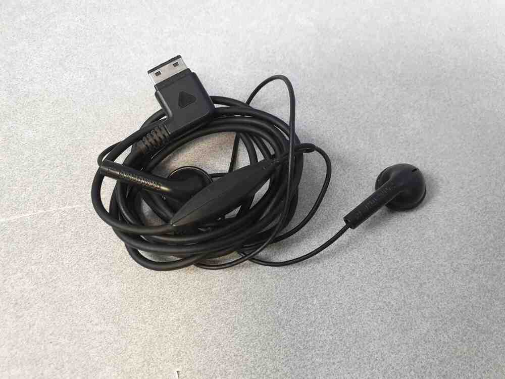 Наушники и Bluetooth-гарнитуры Samsung D880, фото №2