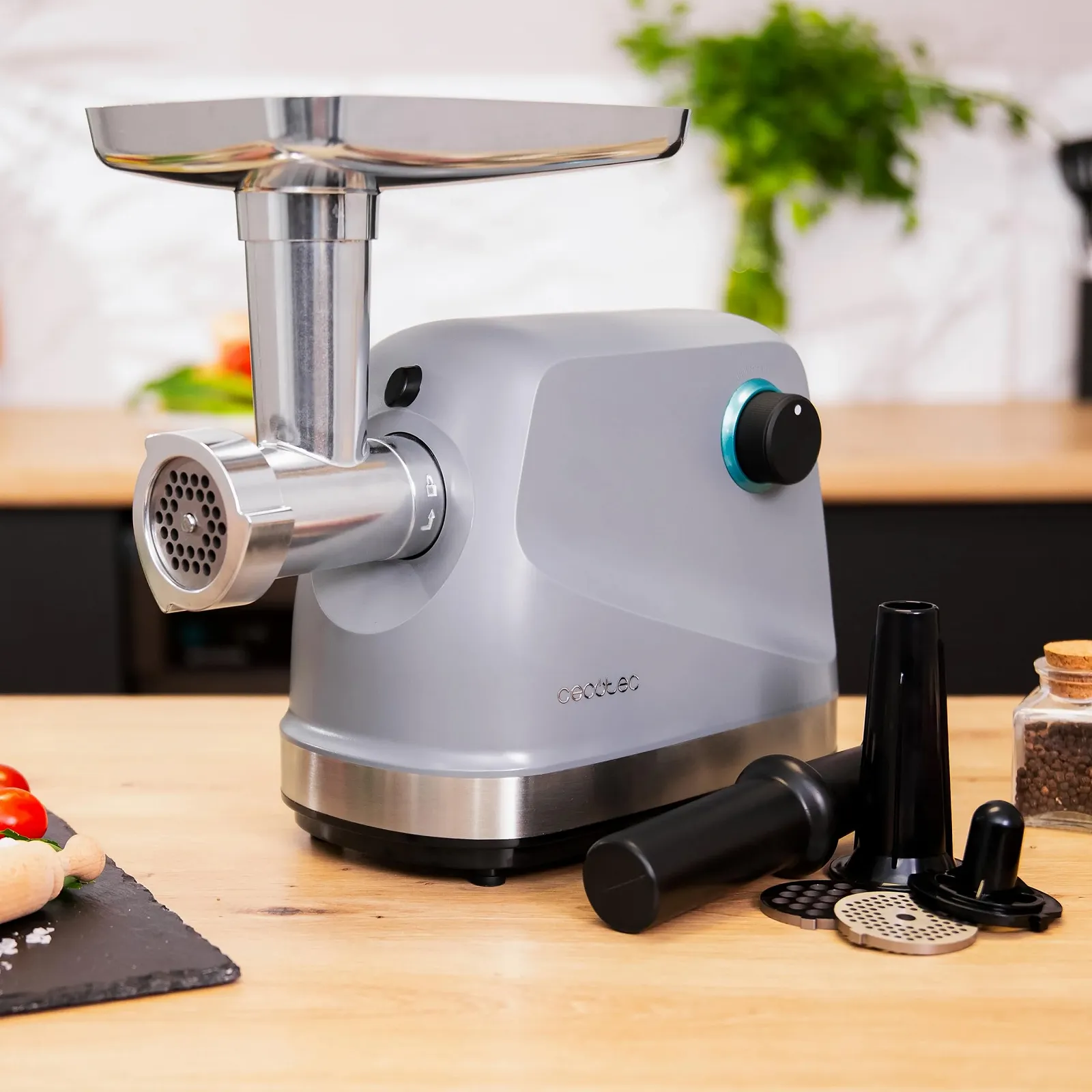 Мясорубка электрическая Cecotec Crusher 1400 Steel 1360 W, фото №2 Мясорубка электрическая Cecotec Crusher 1400 Steel 1360 W, фото №2