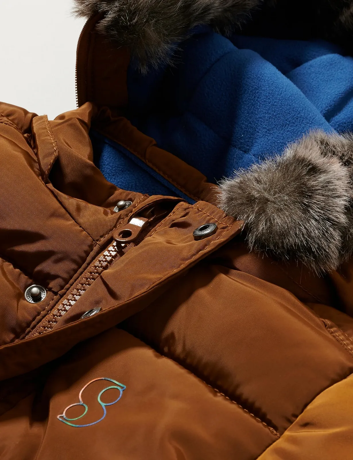 Куртка стеганая s.Oliver со съемным искусственным мехом, фото №3 Куртка стеганая s.Oliver со съемным искусственным мехом, фото №3