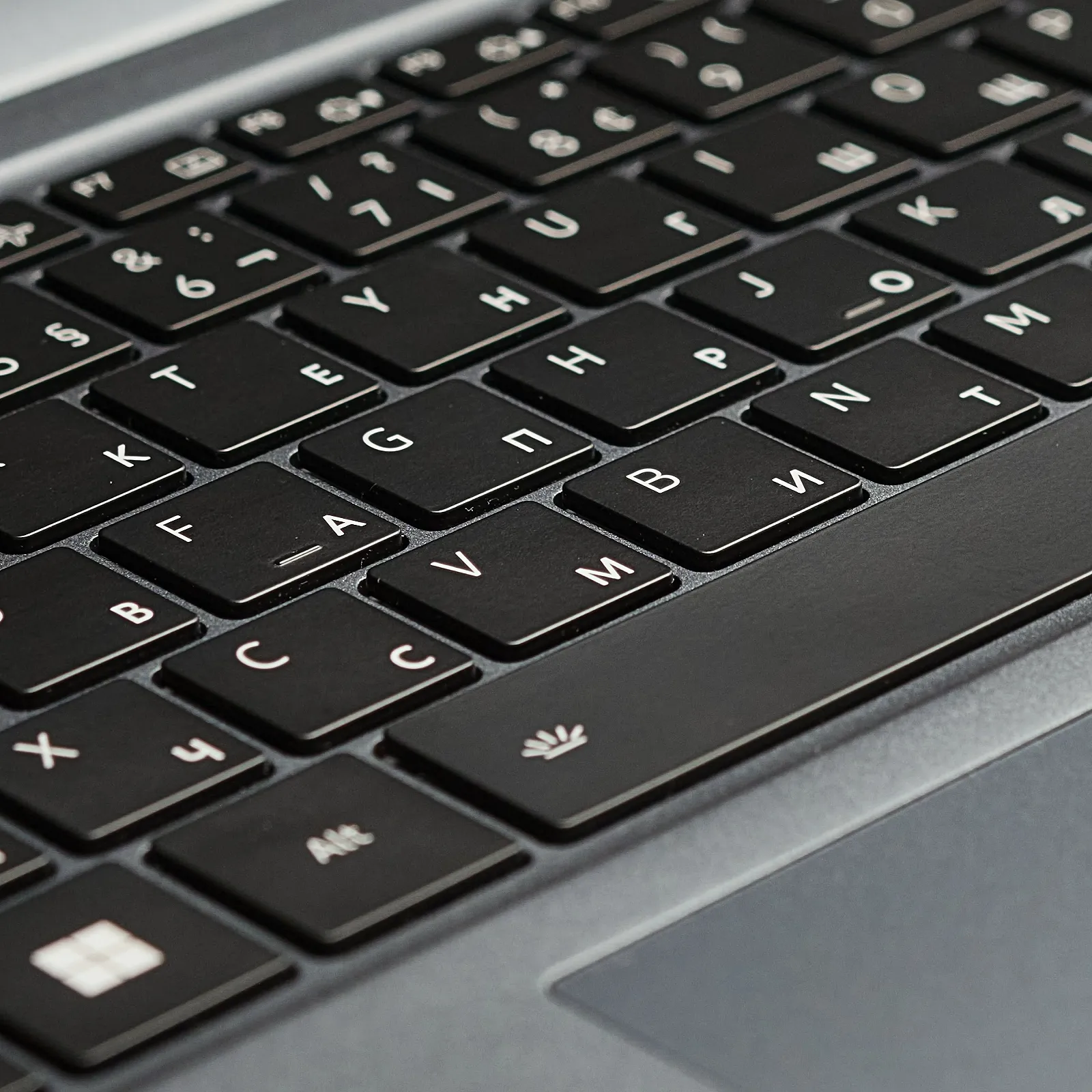 Ноутбук 17.3" Medion (Lenovo Group) Akoya P17619 Intel Core i7-13620H RAM 16 ГБ SSD 1 ТБ Nvidia GeForce MX550 Win11 (4576), фото №2