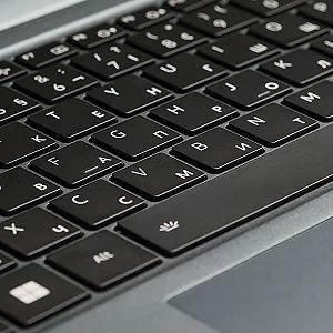 Ноутбук 17.3" Medion (Lenovo Group) Akoya P17619 Intel Core i7-13620H RAM 16 ГБ SSD 1 ТБ Nvidia GeForce MX550 Win11 (4576) synthetic.ua - Фото 1