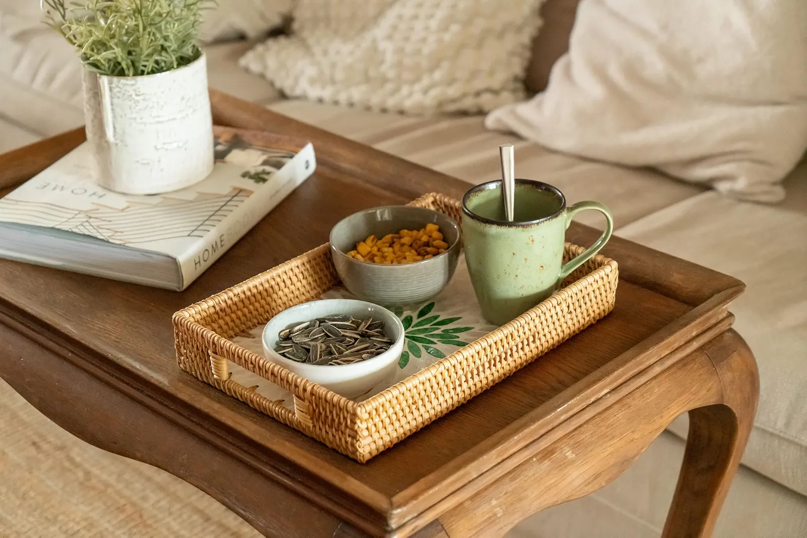 Піднос Decorasian Вінтажний ротанговий з мозаїкою з мушель, фото №3 Піднос Decorasian Вінтажний ротанговий з мозаїкою з мушель, фото №3