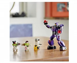 Конструктор LEGO Disney and Pixar's Lightyear Duel with Zurg 76831 з фігурками Базза та робота synthetic.ua - Фото 1