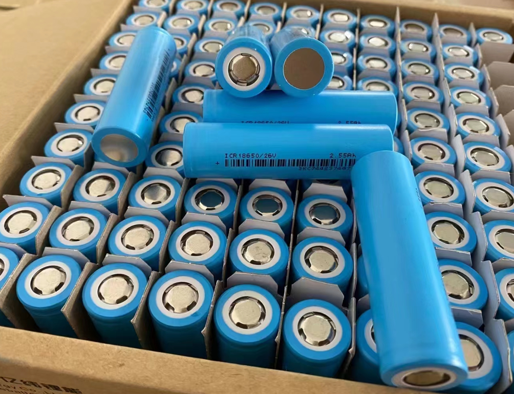 Аккумулятор Li-iON Eve ICR18650-26V, 2600 mAh, 3.7 V, ток разряда (max) - 30A, фото №2 Аккумулятор Li-iON Eve ICR18650-26V, 2600 mAh, 3.7 V, ток разряда (max) - 30A, фото №2