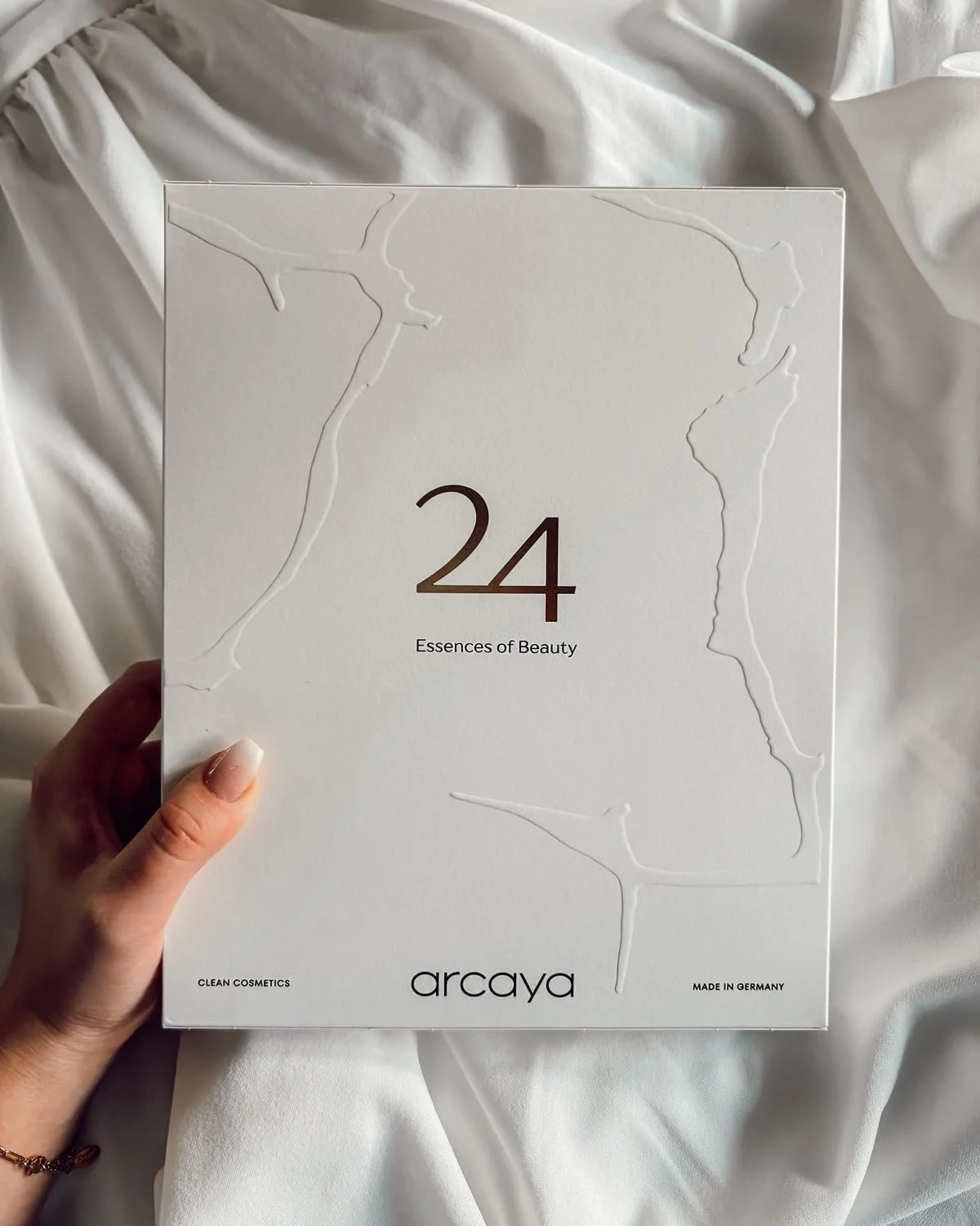 Адвент-календар з ампулами arcaya | 24 дні - Розкішний догляд за шкірою на Різдво | 24 ампули краси по 2 мл, фото №6 Адвент-календар з ампулами arcaya | 24 дні - Розкішний догляд за шкірою на Різдво | 24 ампули краси по 2 мл, фото №6