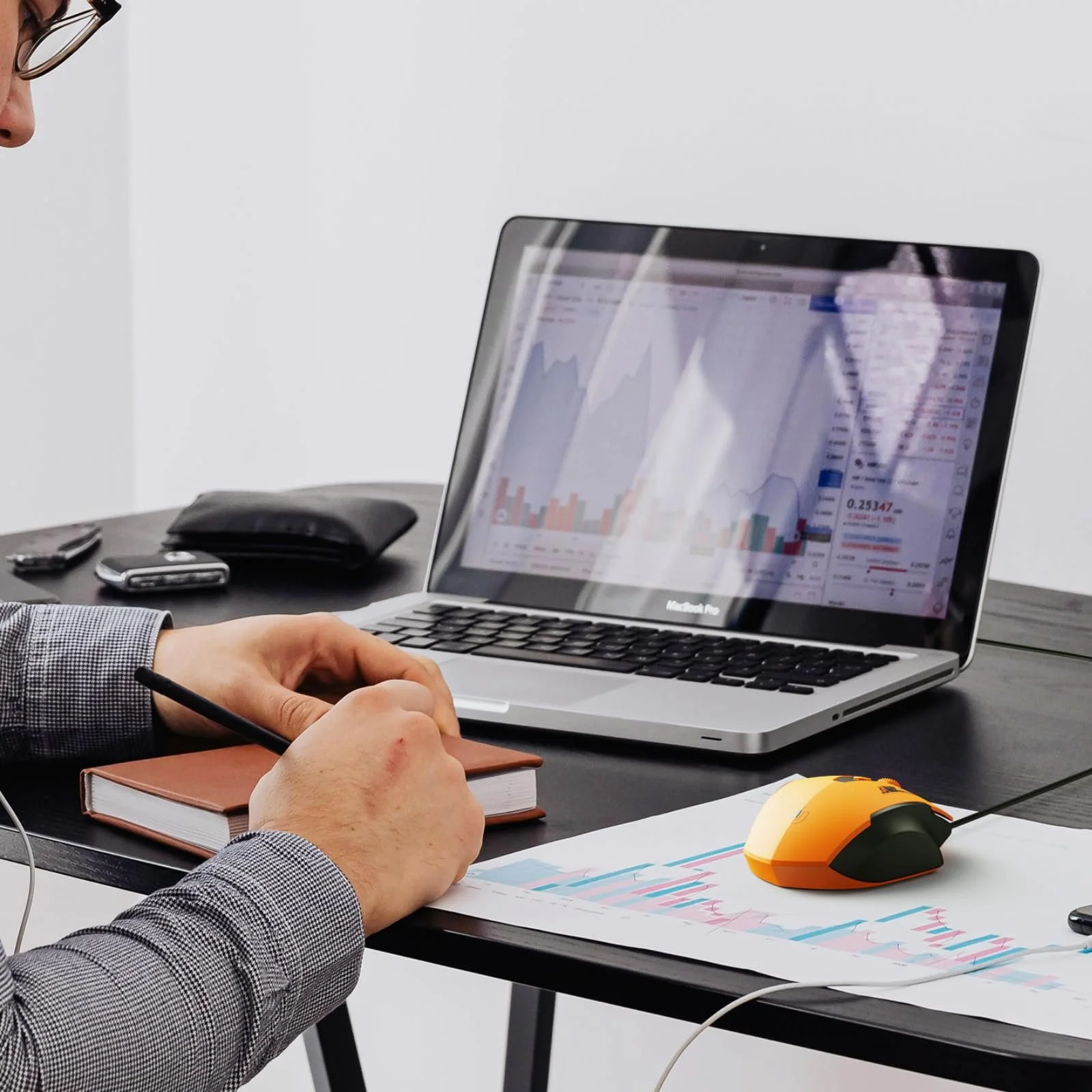 Мышь Uineer проводная, эргономичный дизайн, до 7200 DPI регулируемая, 6 кнопок, компьютерная, PC, для ноутбука, компьютера, Plug & Play, матовая желтая, фото №7