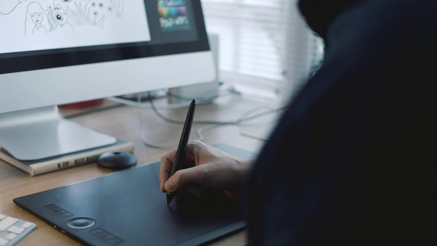 Графічний планшет Wacom Intuos Pro PTH-660-S / 5080 LPI / Bluetooth / Чорний, фото №5