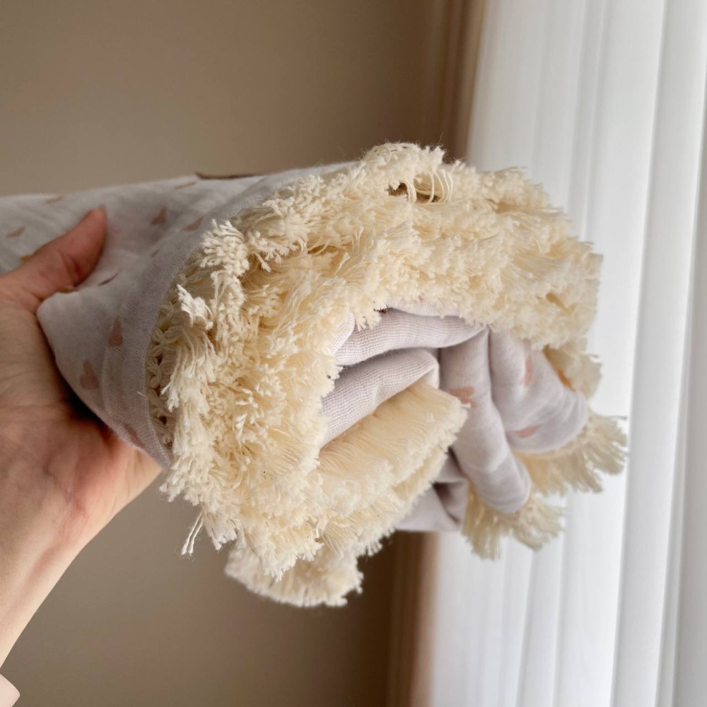 Плед муслин жатка Сердечки беж и бахрома 80х100, фото №4 Плед муслин жатка Сердечки беж и бахрома 80х100, фото №4