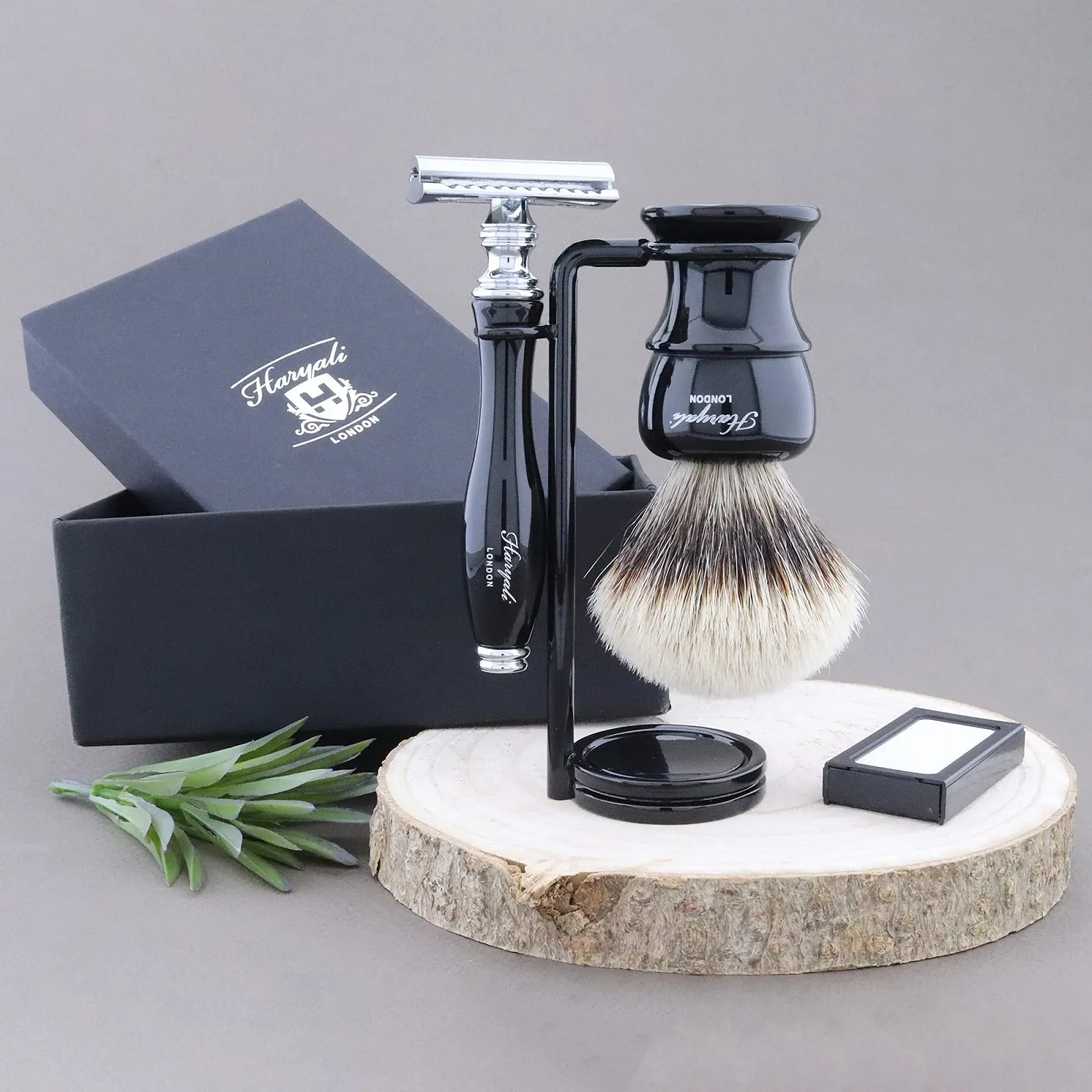 Набор для бритья Black Colour Silver Tip Badger с подставкой и Т-образной бритвой черный, фото №3 Набор для бритья Black Colour Silver Tip Badger с подставкой и Т-образной бритвой черный, фото №3