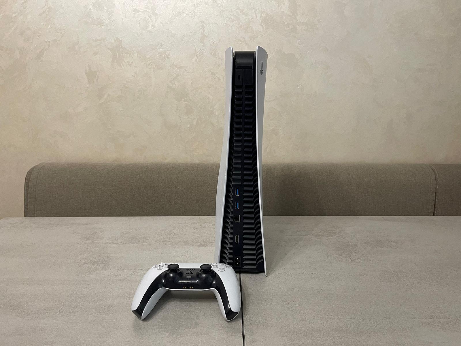 Ігрова приставка Sony Playstation PS5 CFI-1215A, Blu-ray + геймпад, фото №5 Ігрова приставка Sony Playstation PS5 CFI-1215A, Blu-ray + геймпад, фото №5
