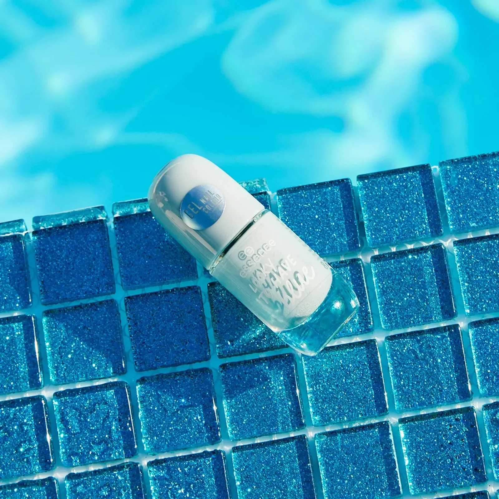 Гель-лак essence No. 39, синий, 8 мл (2 шт в упаковке), фото №3 Гель-лак essence No. 39, синий, 8 мл (2 шт в упаковке), фото №3