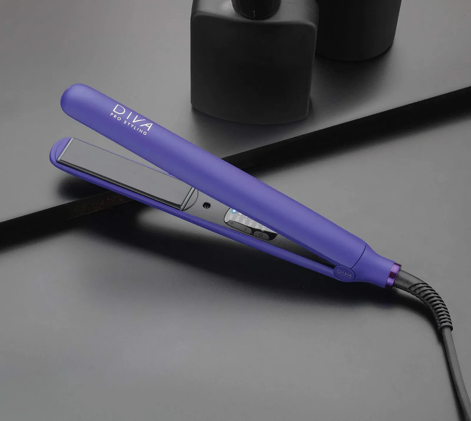 Выпрямитель Diva Pro Styling Digital Styler Ceramic 110-235°C Violet, фото №2 Выпрямитель Diva Pro Styling Digital Styler Ceramic 110-235°C Violet, фото №2