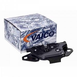 Замок капота VAICO V58-0241 Green Mobility Parts для TESLA, нижний, передний synthetic.ua - Фото 1