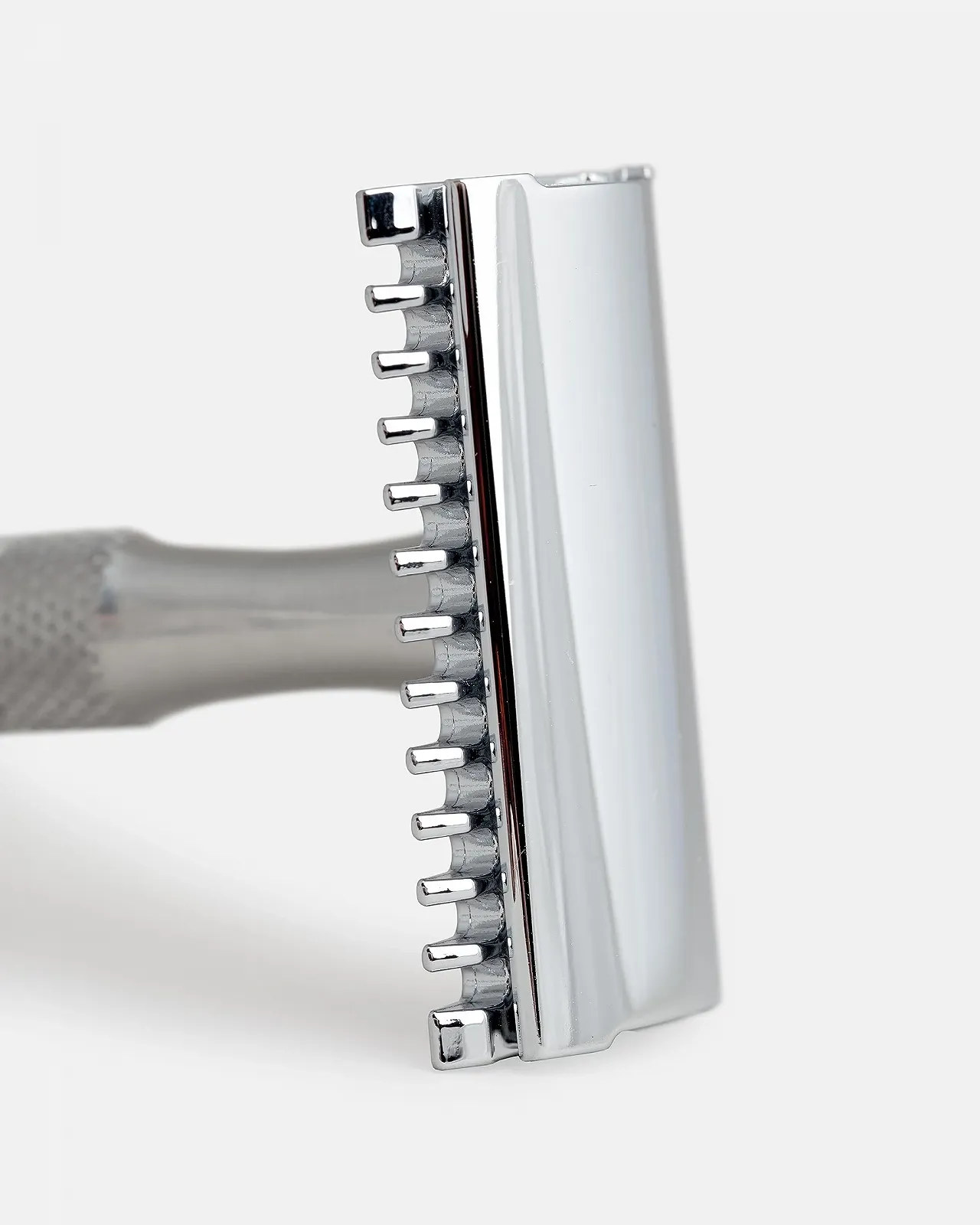 Т-образная бритва G&F Timor Unisex Stainless Steel Handle 90mm Open Comb Silver, фото №3 Т-образная бритва G&F Timor Unisex Stainless Steel Handle 90mm Open Comb Silver, фото №3