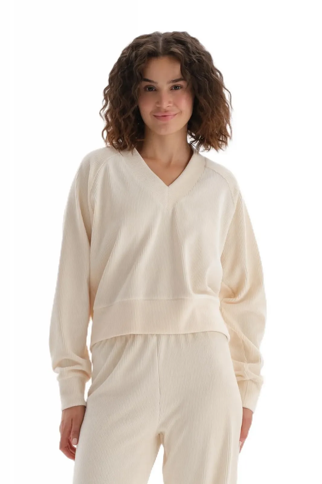 Женская Велюровая Толстовка Dagi С V-образным вырезом и рукавами реглан, фото №1 Женская Велюровая Толстовка Dagi С V-образным вырезом и рукавами реглан, фото №1