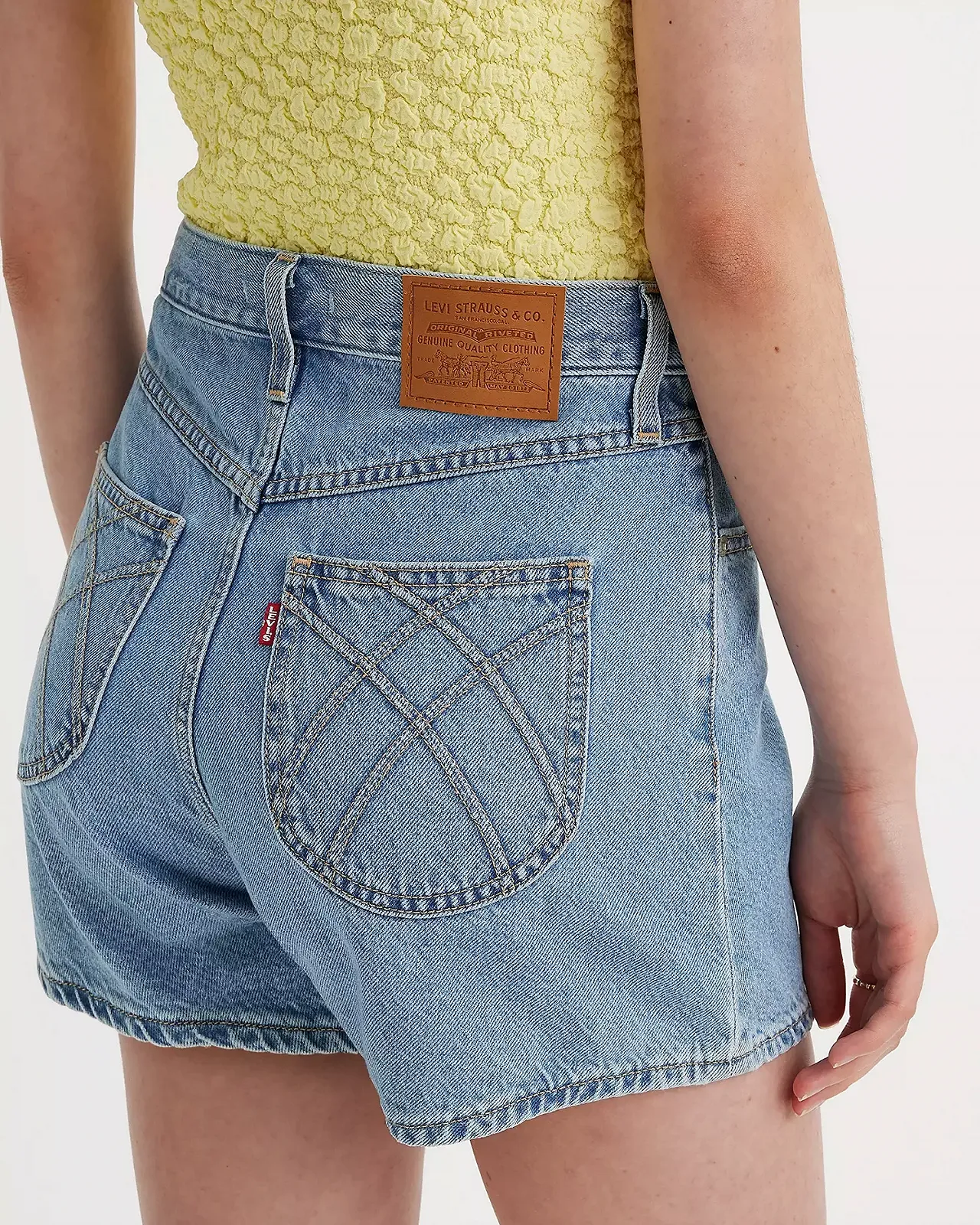 Женские шорты Levis - 80S Mom Short Back Pckt I'M Fun - 25, фото №5 Женские шорты Levis - 80S Mom Short Back Pckt I'M Fun - 25, фото №5