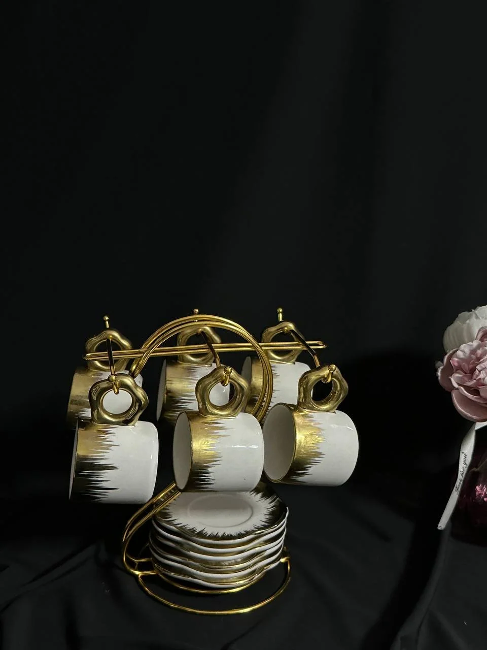 Кавовий сервіз на золотій підставці, фото №2