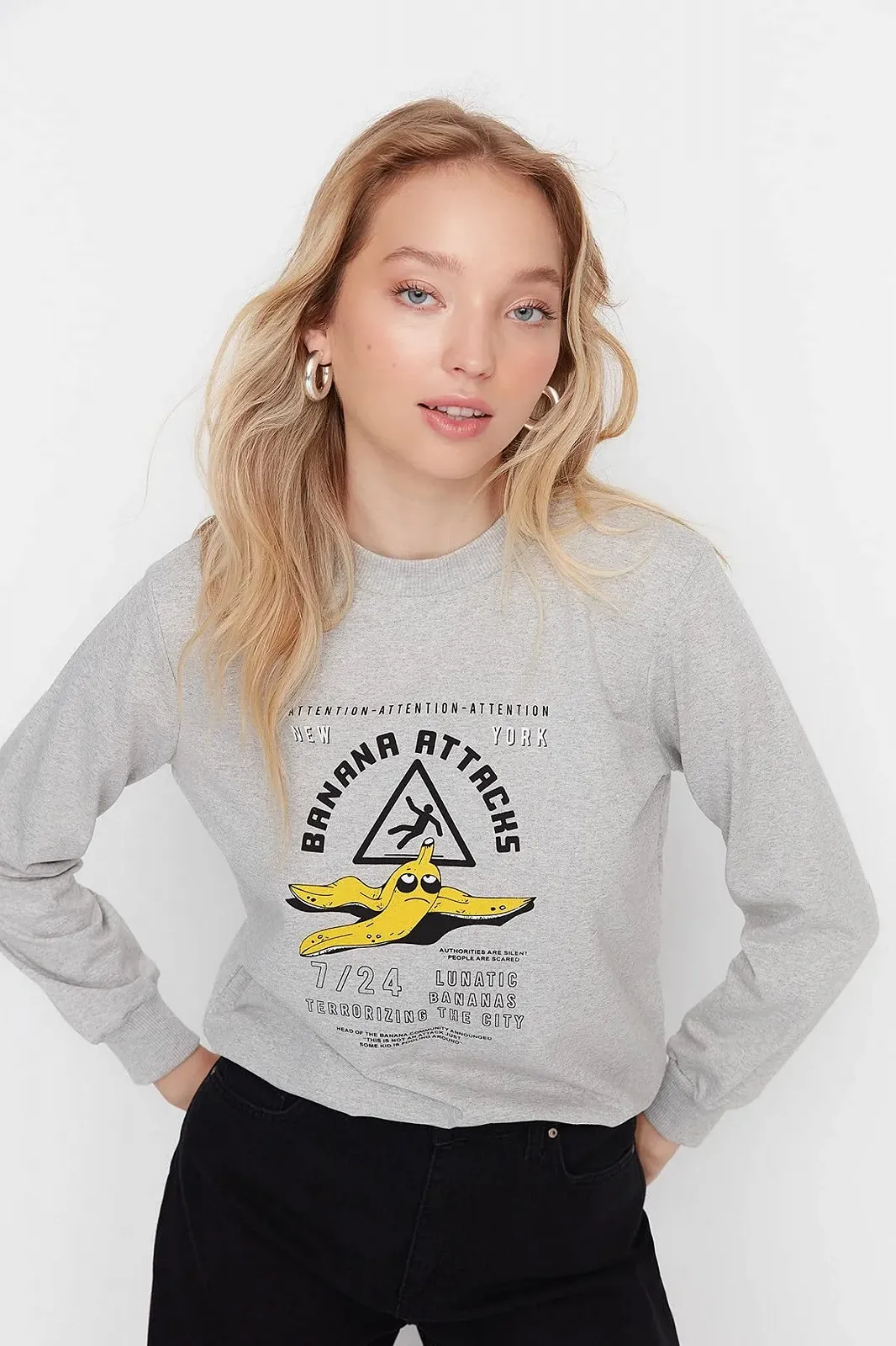 Женский свитшот TRENDYOL с круглым вырезом и слоганом, стандартная посадка, фото №3 Женский свитшот TRENDYOL с круглым вырезом и слоганом, стандартная посадка, фото №3