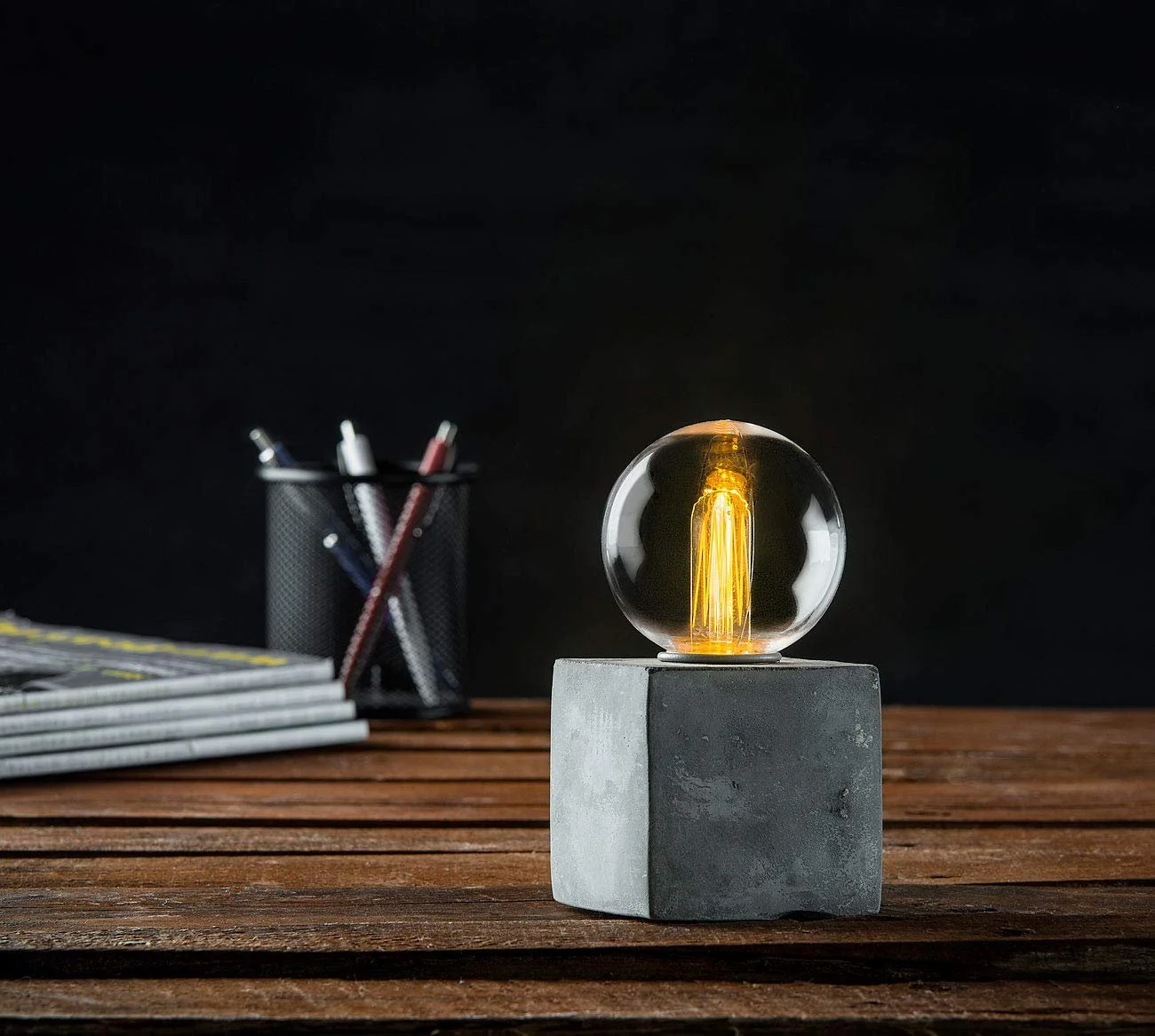 Настольная лампа Lunartec LED Бетон, фото №5