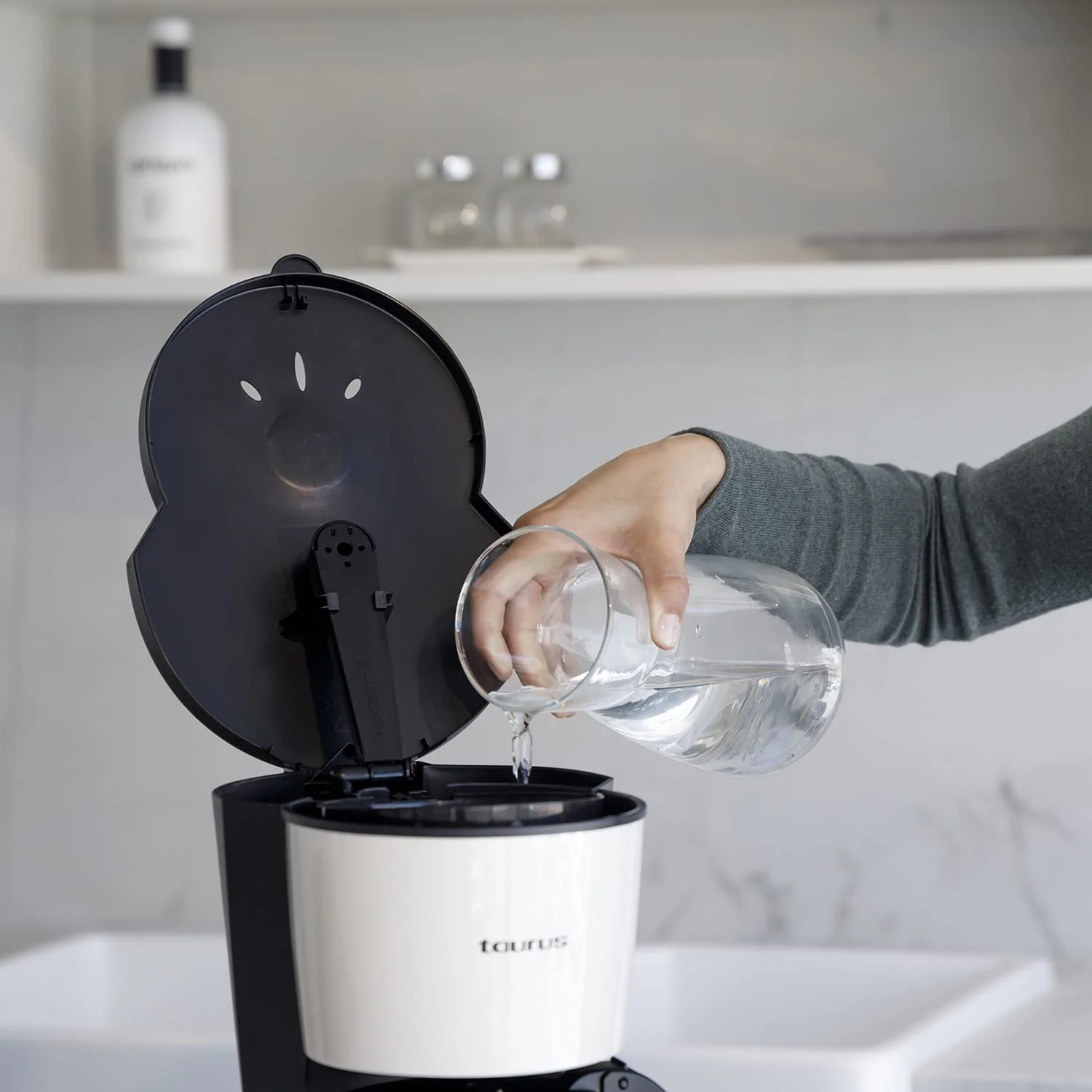 Кофеварка Taurus Vintage Digital Cream Программируемая, 1.5L, Цифровой таймер 24 часа, LCD дисплей, 1000W, Постоянный фильтр, Защита от капель, Нагревательная пластина, Автоотключение Кремовый, фото №4