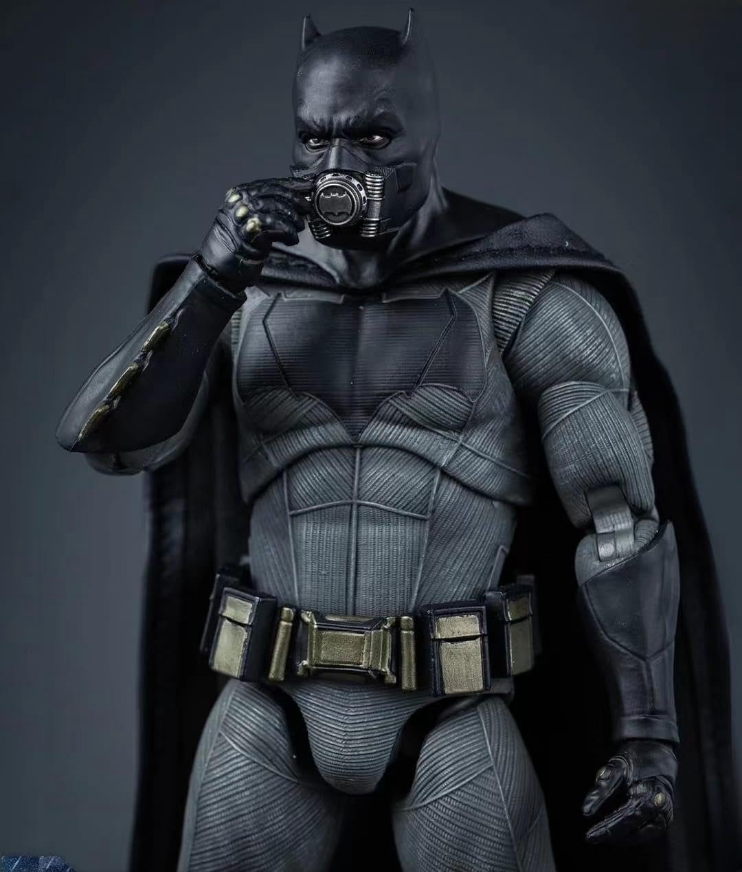 Фигурка Бэтмен HiPlay The Dark Knight Deluxe Edition DC1008HHB, масштаб 1:9, фото №2